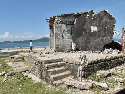 La comunidad de Santa María del Mar, devastada por el sismo y aislada por agua y tierra