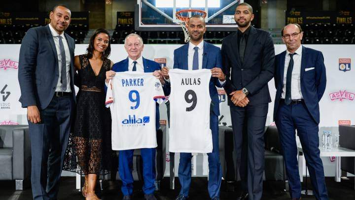 Tony Parker y Michel Aulas. Fuente: (Twitter)