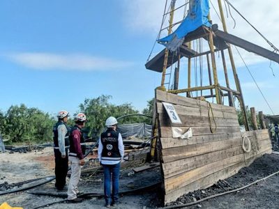 AMLO da por muertos a mineros: familiares "ya han aceptado" indemnización