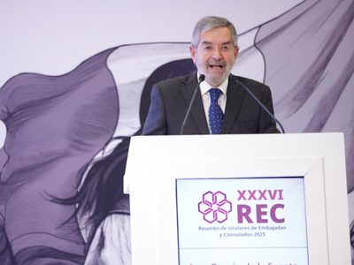 De la Fuente pide a cónsules defender a mexicanos en EU sin importar su condición migratoria