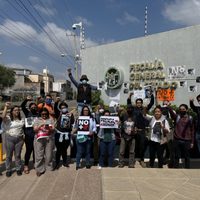 Frente a la Fiscalía de Guanajuato, periodistas exigen justicia por el crimen de Ernesto Méndez