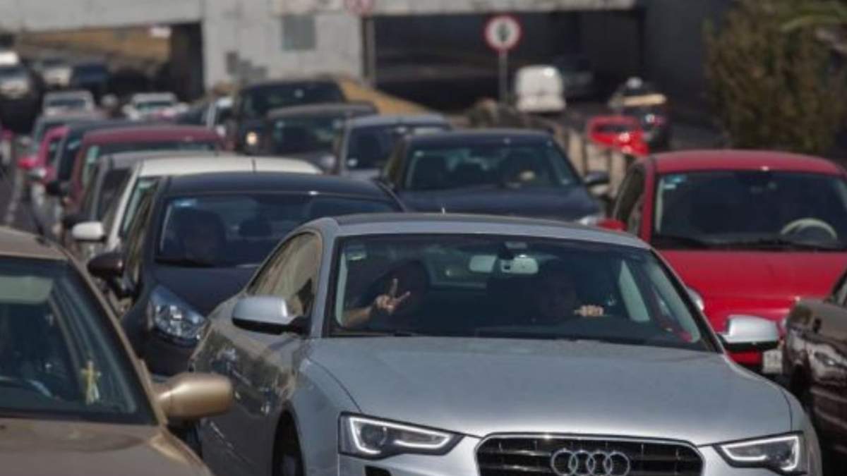 Portaplacas mal instalados o micas pueden derivar en multas y retiro del vehículo en CDMX.