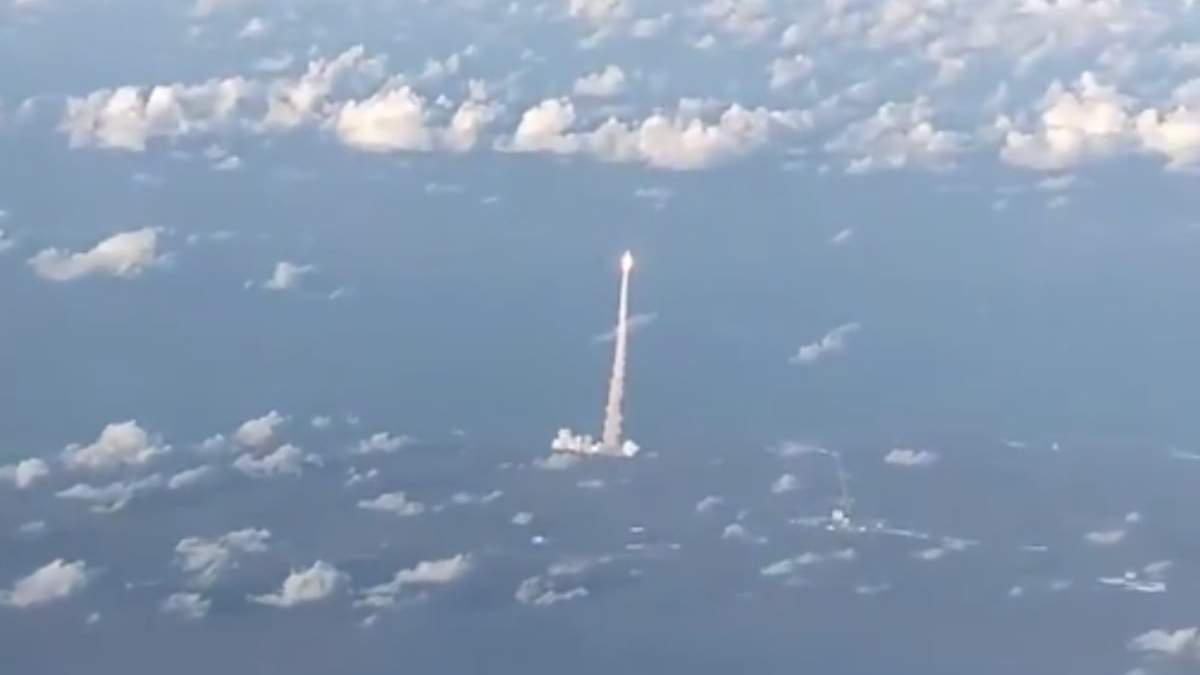 Artemis II captado en video desde avión