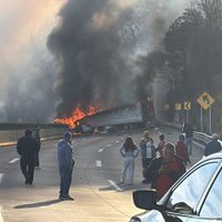 Cierran la autopista México-Puebla en ambos sentidos por explosión de pipa con gas (Video)