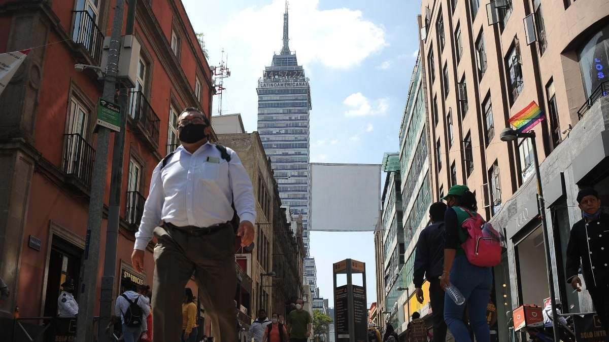 México llegó este jueves a los 100 mil 104 decesos por covid-19