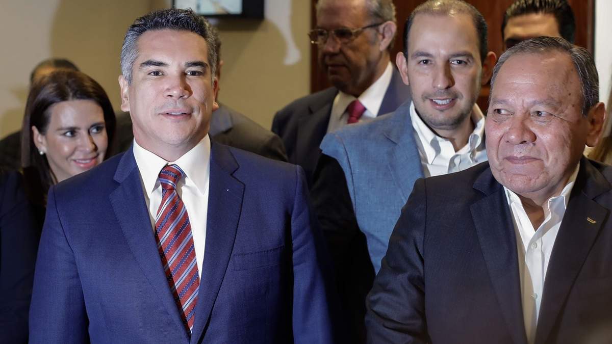 Alejandro Moreno (PRI), Marko Cortés (PAN) y Jesús Zambrano (PRD)