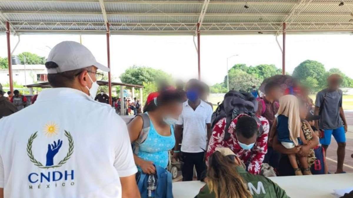 Regularización de migrantes en una mesa instalada en Mapastepec