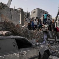 Alto al fuego, pero sin paz: Israel vuelve a atacar en Gaza; devuelven restos de otros 30 palestinos