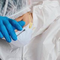 Casi 2 mil médicos de Italia han sido suspendidos por no vacunarse contra covid-19