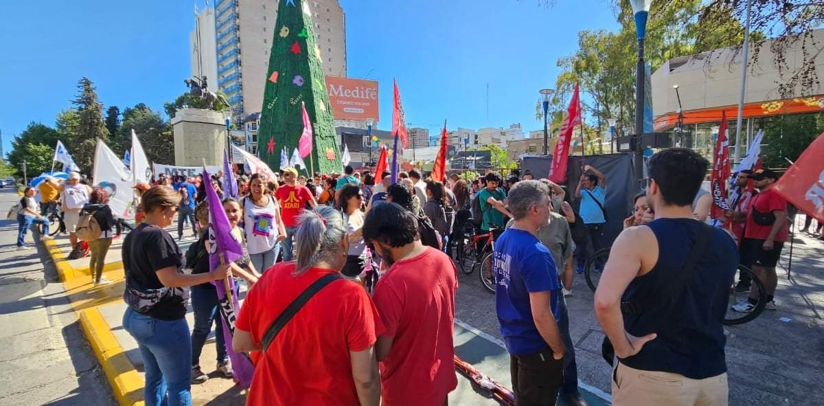 Movilización en Neuquén. Fuente: (Javier Manzano - Minuto Neuquén)