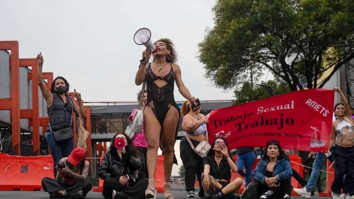 Trabajadoras sexuales marchan nuevamente contra construcción de ciclovía en calzada de Tlalpan