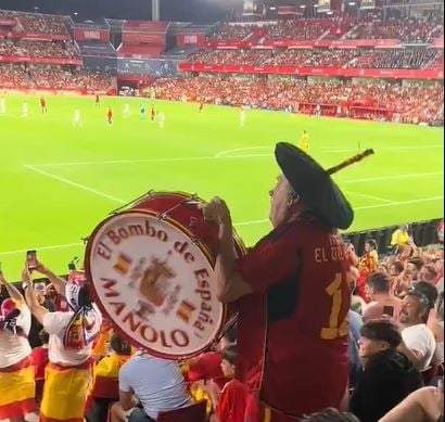 Manuel "El del Bombo", el famoso aficionado del fútbol español
