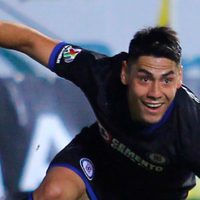 Revive Cruz Azul; vence 2-1 a Morelia y se mete a zona de liguilla