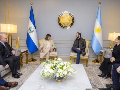 Ministra de Seguridad de Argentina visita El Salvador; busca replicar plan de seguridad de Bukele