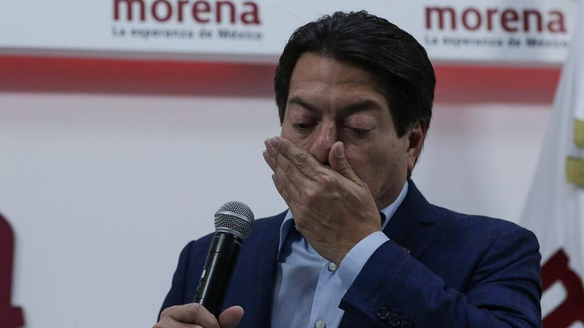 Mario Delgado en la conferencia de prensa