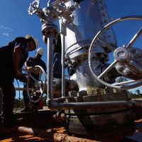 La producción de gas y petróleo se redujo en abril debido a las efectos del aislamiento obligatorio