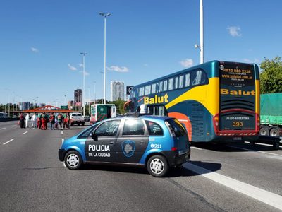 ¡De terror! Detienen en Buenos Aires un micro con 62 extranjeros que habían sido expulsados de Jujuy