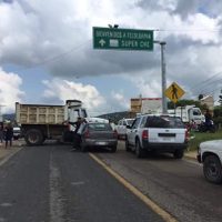 Guerreros Unidos toma la presidencia de Teloloapan, retiene al alcalde y bloquea minera de Peñoles