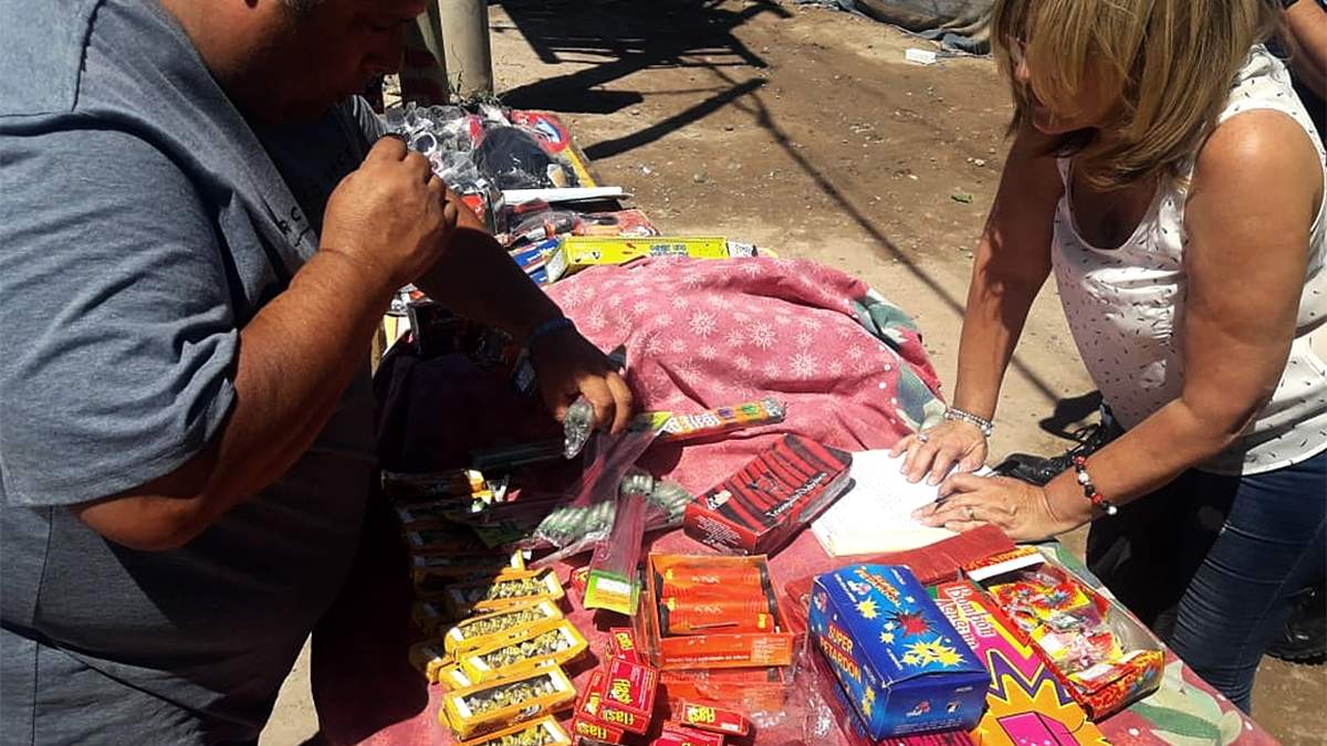 Buscan que se efectivice el control de la venta de pirotecnia en Neuquén. Fuente: (Twitter)