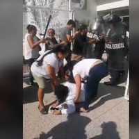 Golpes y empujones en el Congreso de Colima; aprueban contratar deuda