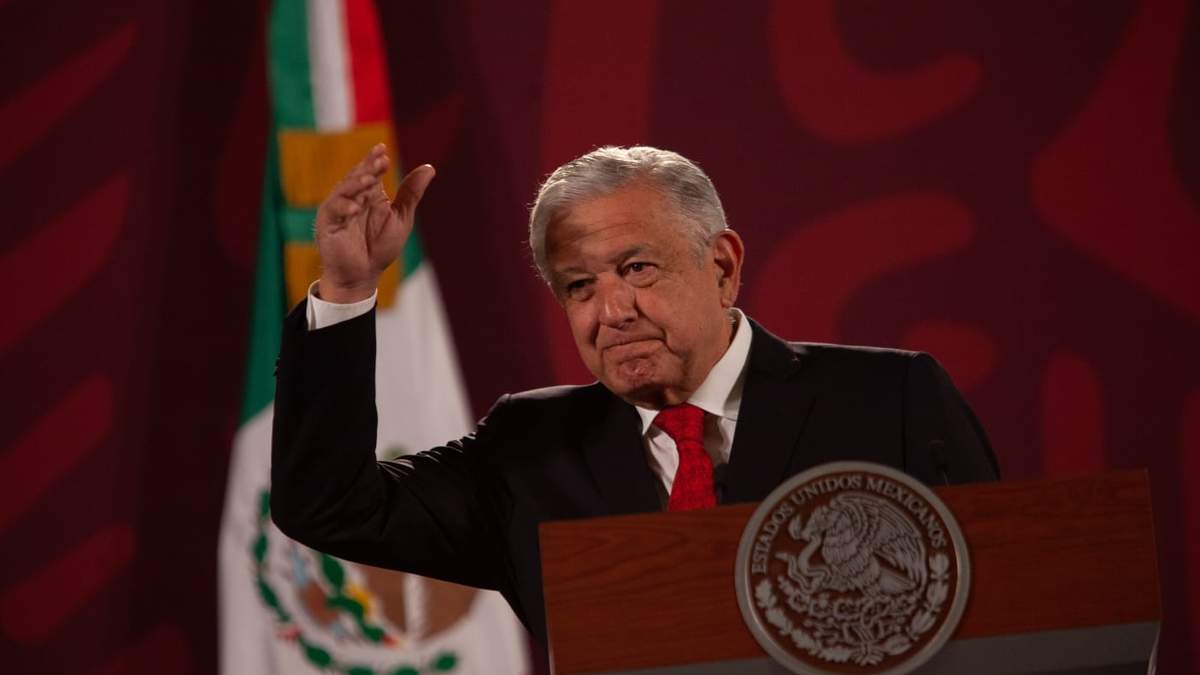 El presidente López Obrador frenó la nueva verificación anunciada por la Secretaría de Economía.