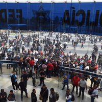 Policías federales mantienen toma del Centro de Mando y bloqueos