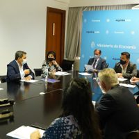 Martínez mantuvo una reunión de trabajo con autoridades de las provincias hidrocarburíferas