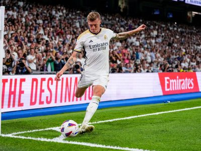 Toni Kroos es galardonado como jugador del año de Alemania y Xabi Alonso como mejor entrenador