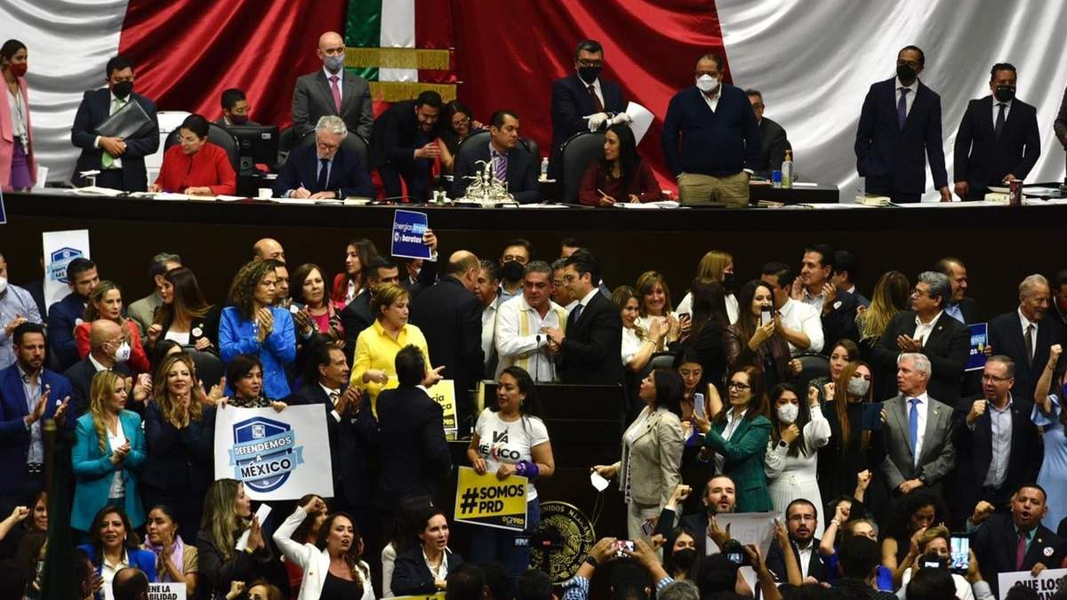 La sesión en San Lázaro este domingo