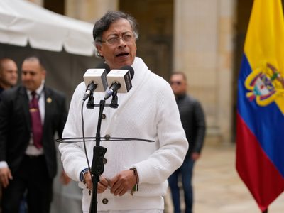 Petro denuncia bombardeos de Ecuador contra Colombia y pide intervención de Trump