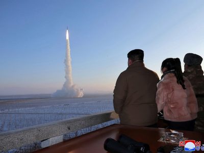 Norcorea amenaza con "acciones más ofensivas" contra EU tras observar prueba de misil