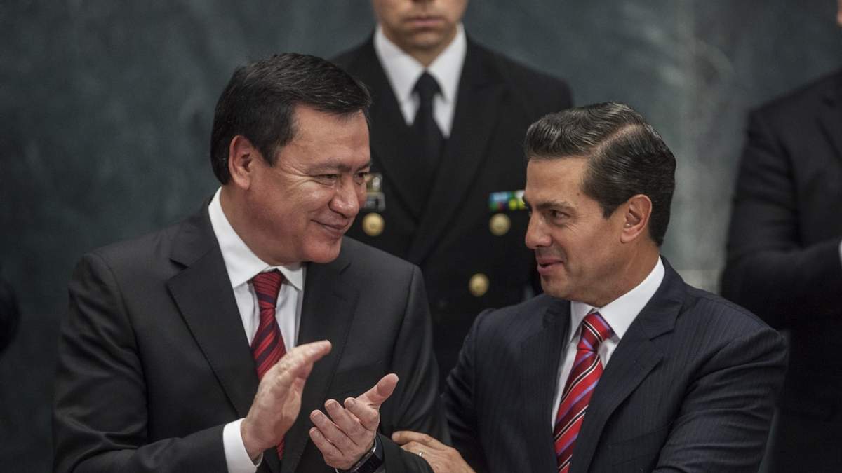 Miguel Ángel Osorio Chong y Enrique Peña Nieto