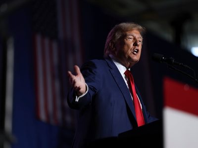 Columnista que acusó a Trump de haberla agredido sexualmente es interrogada en juicio de NY