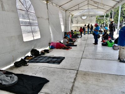 Padres de los 43 se plantan en Segob y piden la liberación de normalistas detenidos en Chiapas