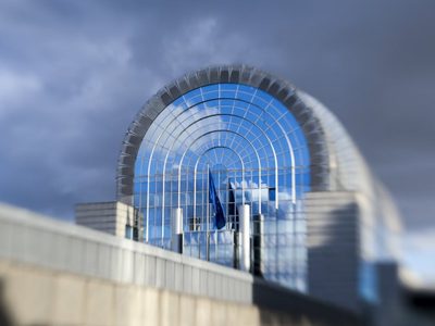 La UE acuerda obligar a plataformas como Facebook o Youtube a retirar contenidos terroristas en una hora