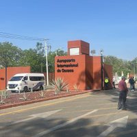 Sección 22 de la CNTE bloquea acceso a Aeropuerto de Oaxaca y a planta de Pemex