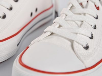 En 15 minutos y sin fregar: el secreto para dejar tus zapatillas de tela como si recién las fueras a estrenar