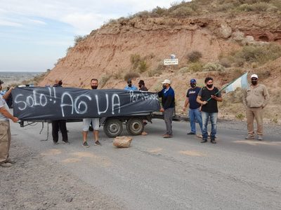 Neuquén Capital: tras un corte en la Autovía Norte se reanudó el servicio de agua en dos barrios
