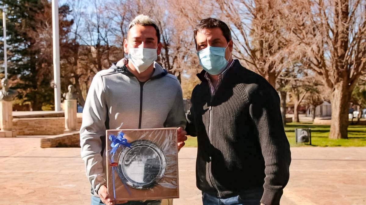 Carlos Koopmann y Rubens Sambueza. Fuente: (Twitter)
