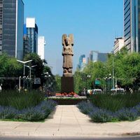 Una réplica de la escultura "La joven de Amajac" sustituirá a estatua de Colón en Reforma