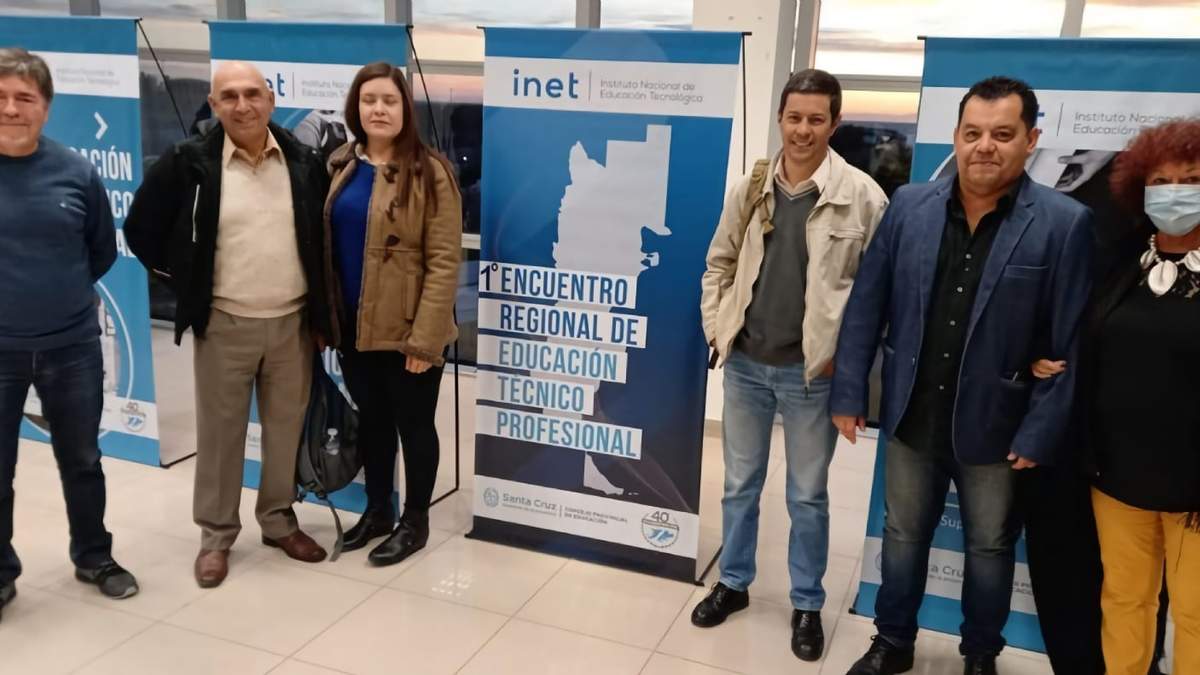 Autoridades de Neuquén en el Encuentro Regional Patagónico de Educación Técnico Profesional. Fuente: (Twitter)