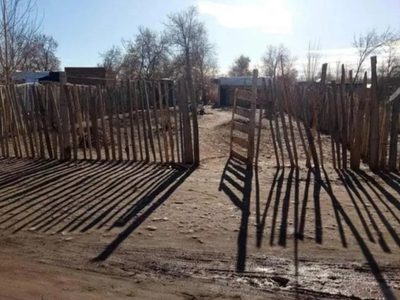 Familias de una toma en el sur de San Patricio del Chañar obtuvieron el Certificado de Vivienda Familiar