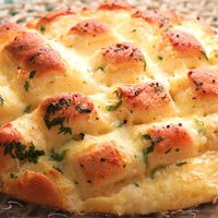 Receta deliciosa: el pan de ajo con tres quesos es todo lo que necesitás para tu próxima reunión