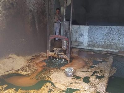 En busca de agua, una familia perfora pozo en Tabasco… y brota petróleo