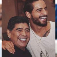 Maluma siguió los pasos de Diego Maradona y deslumbró con una Ferrari exclusiva