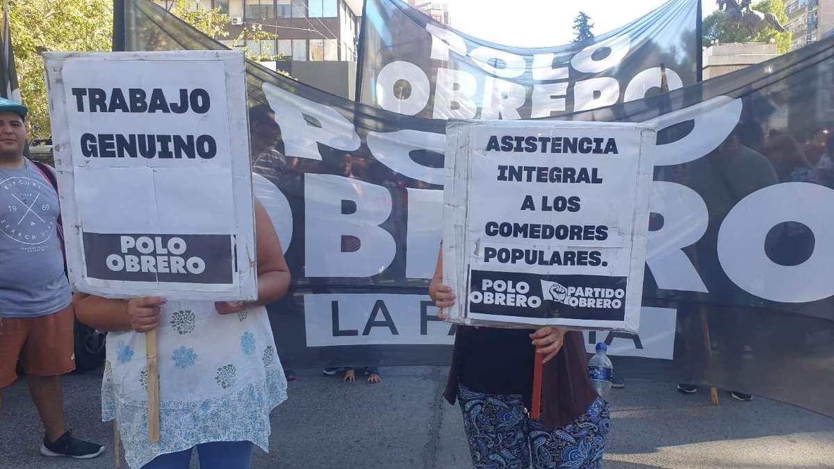 Movilización de organizaciones sociales. Fuente: (Javier Manzano-Minuto Neuquén)