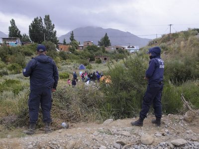 Preocupación en Bariloche por los intentos simultáneos de tomas de tierras: “Entran por todos lados”