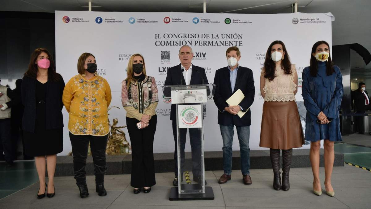 Legisladores panistas exigieron la renuncia de López-Gatell
