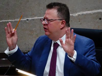 Magistrado del TEPJF perfila eliminar sanción impuesta por conversación en WhatsApp