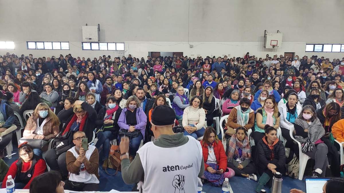 Asamblea de ATEN capital. Fuente: (Facebook)